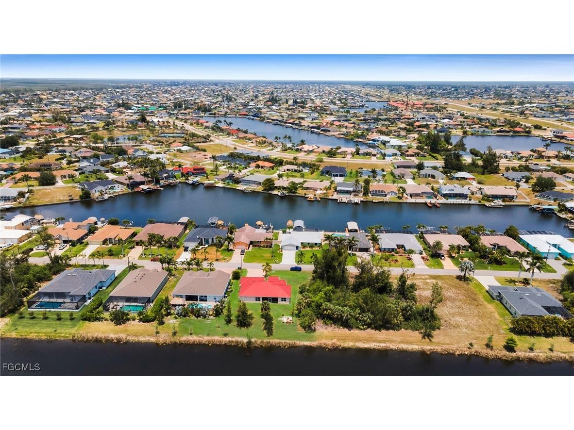 3326 SW 8th Street Cape Coral FL 33991 2025022874 image40