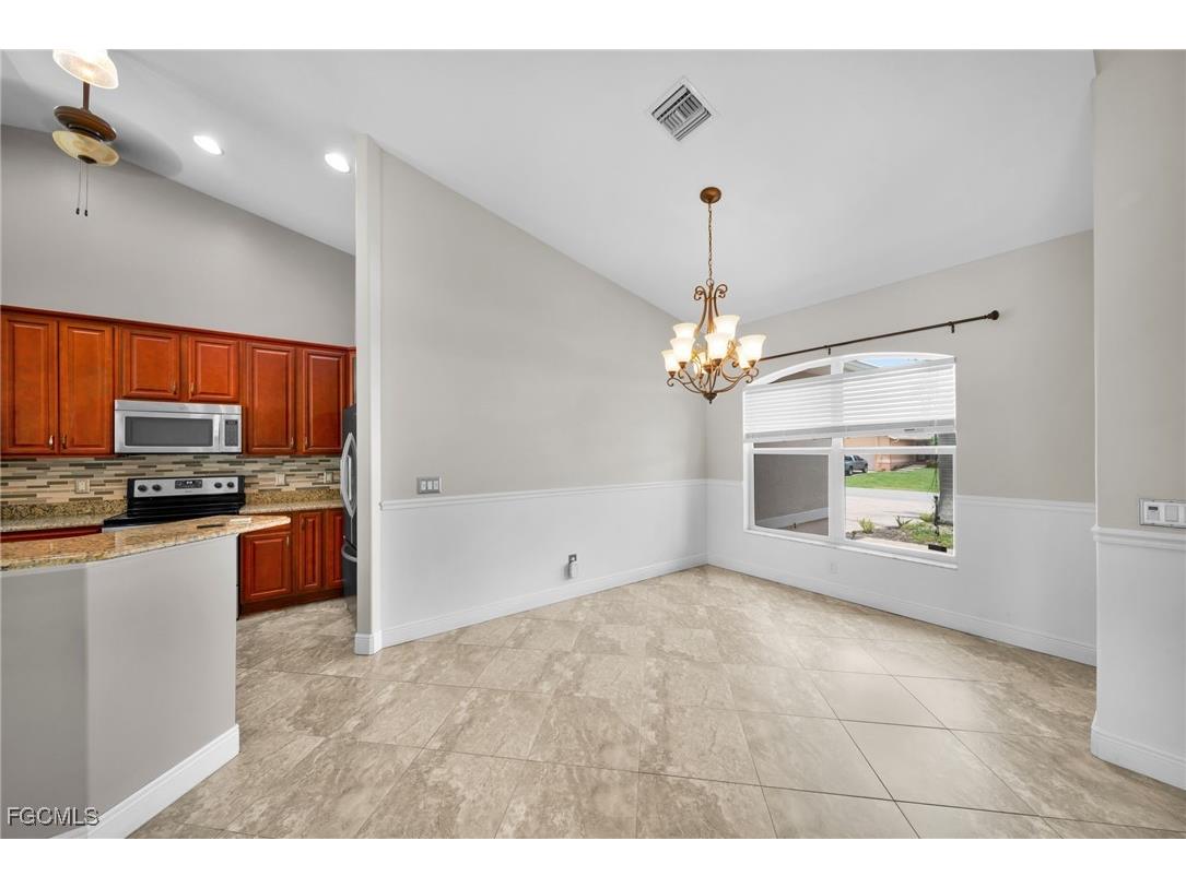 3326 SW 8th Street Cape Coral FL 33991 2025022874 image8