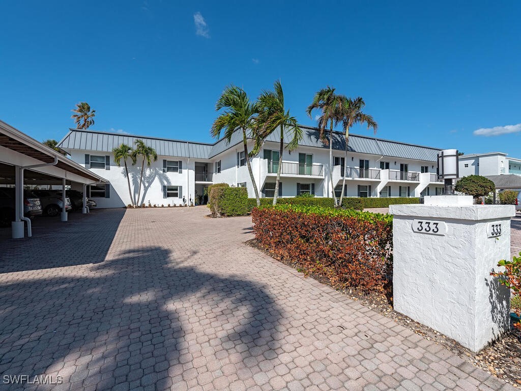 333 Harbour Drive #108 Naples FL 34103 224090288 image6