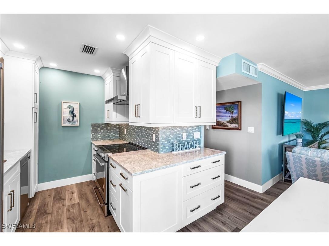 333 Harbour Drive #201 Naples FL 34103 225048036 image22