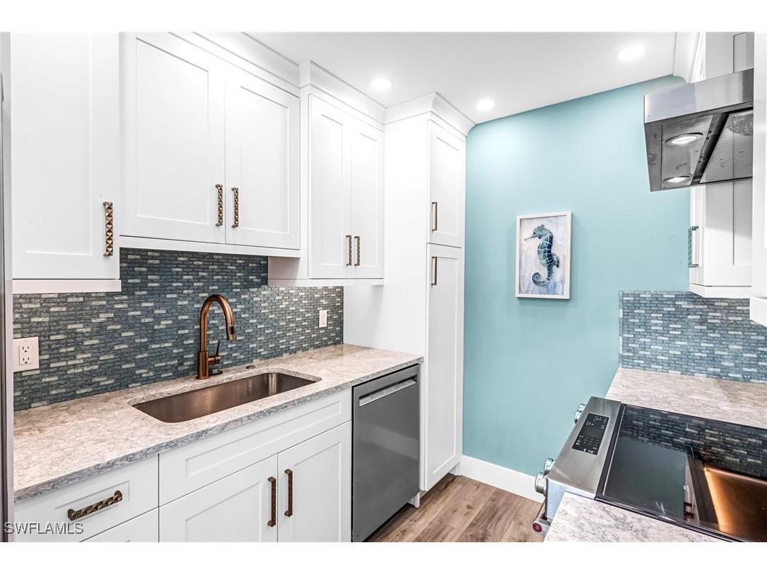 333 Harbour Drive #201 Naples FL 34103 225048036 image23