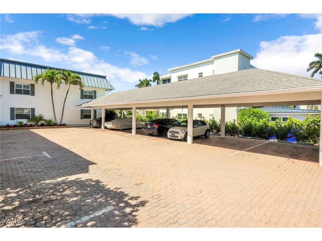 333 Harbour Drive #201 Naples FL 34103 225048036 image30