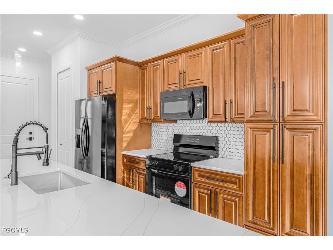 333 Lownde Avenue S Lehigh Acres FL 33974 2025014438 image10