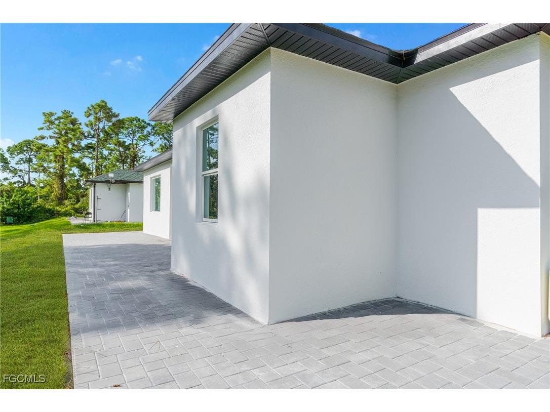 333 Lownde Avenue S Lehigh Acres FL 33974 2025014438 image33