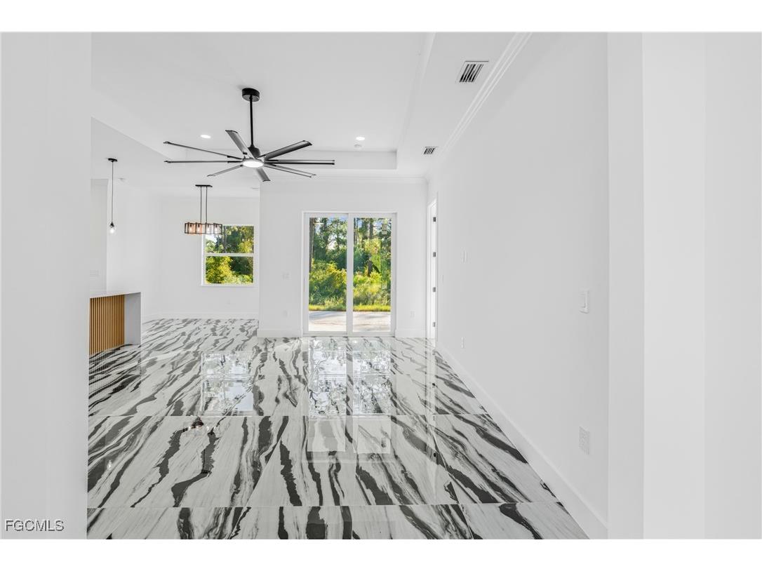 333 Lownde Avenue S Lehigh Acres FL 33974 2025014438 image4