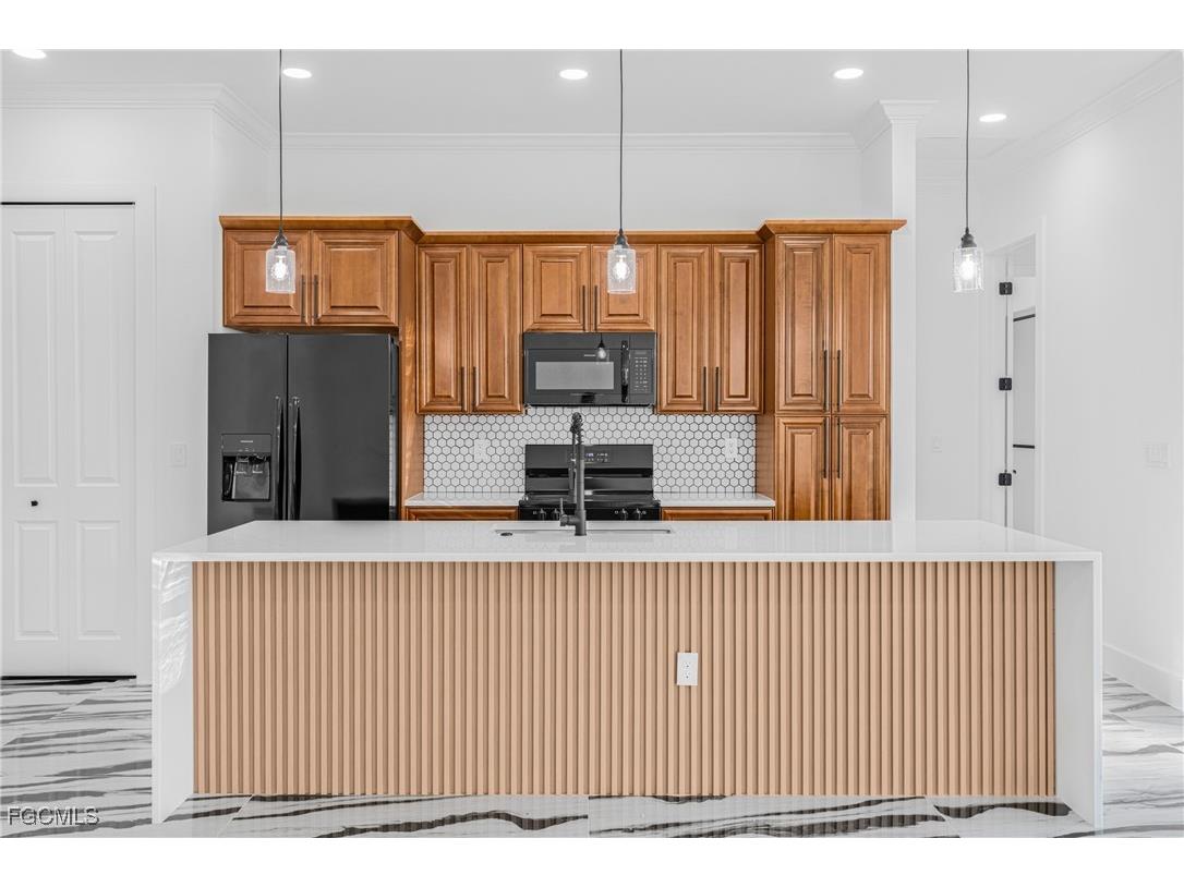 333 Lownde Avenue S Lehigh Acres FL 33974 2025014438 image8