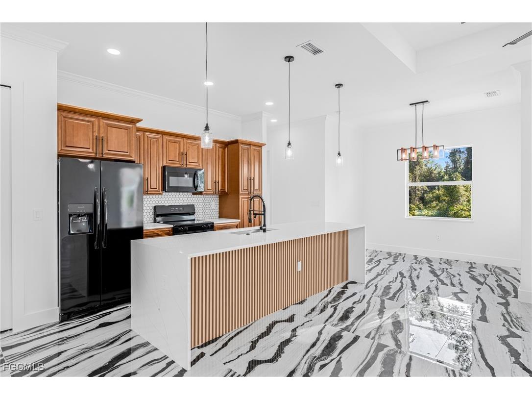 333 Lownde Avenue S Lehigh Acres FL 33974 2025014438 image9