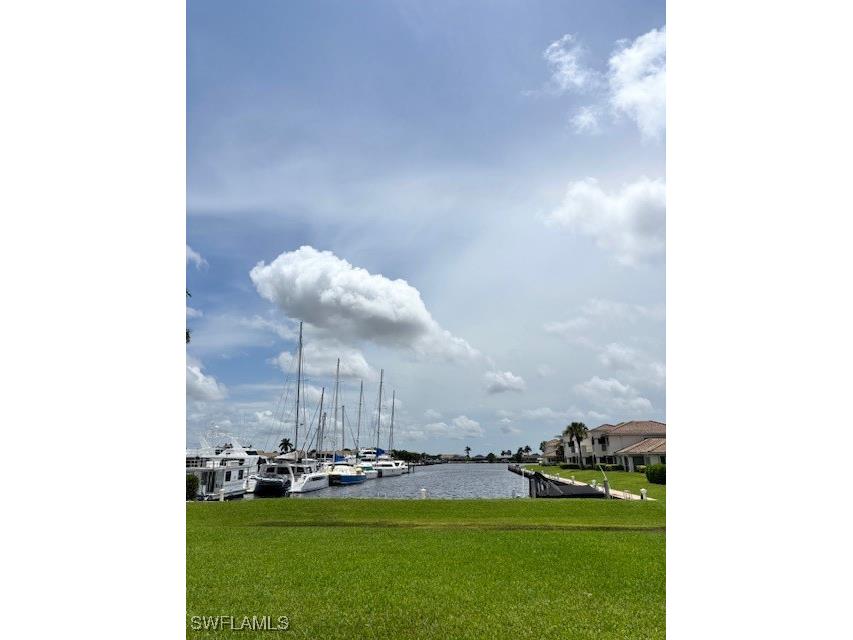 333 Sunrise Cay #2 Naples FL 34114 225063371 image1