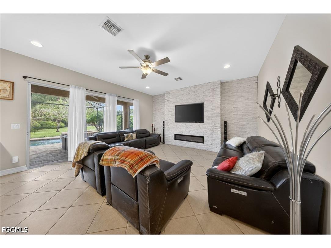 3330 Banyon Hollow Loop North Fort Myers FL 33903 2026023366 image11