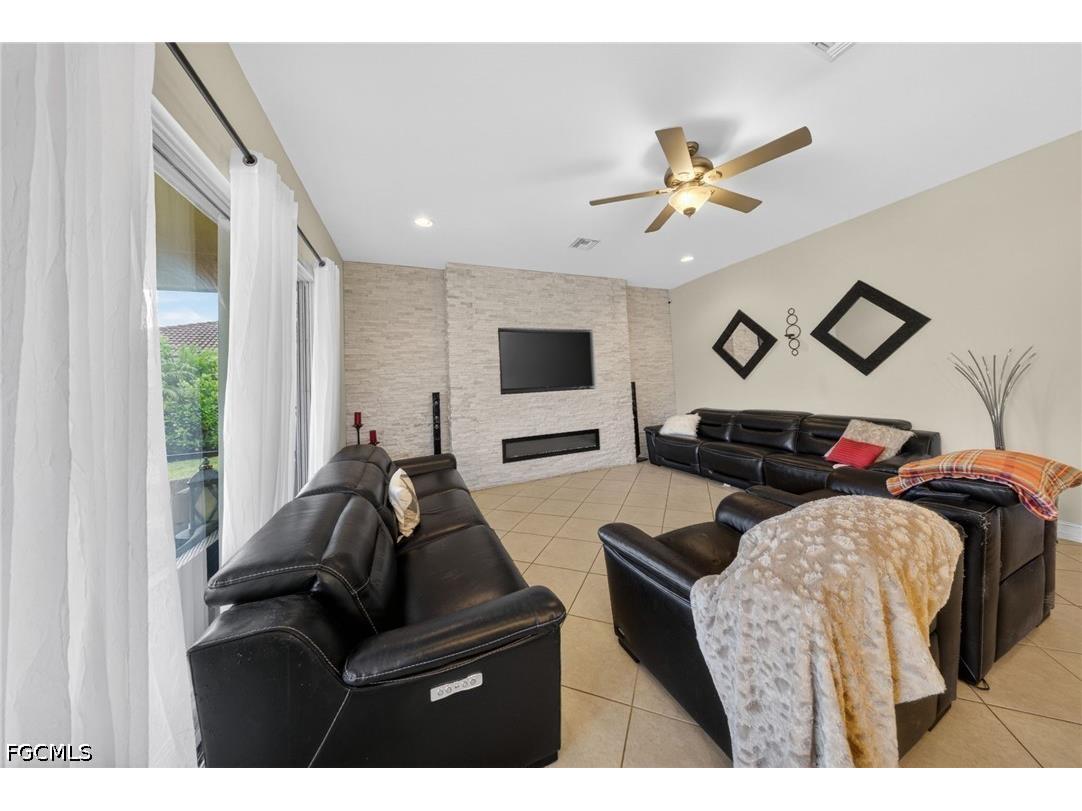 3330 Banyon Hollow Loop North Fort Myers FL 33903 2026023366 image13