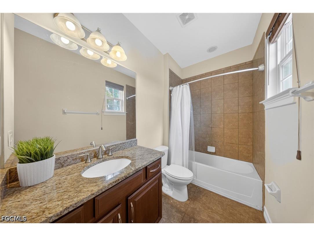 3330 Banyon Hollow Loop North Fort Myers FL 33903 2026023366 image33