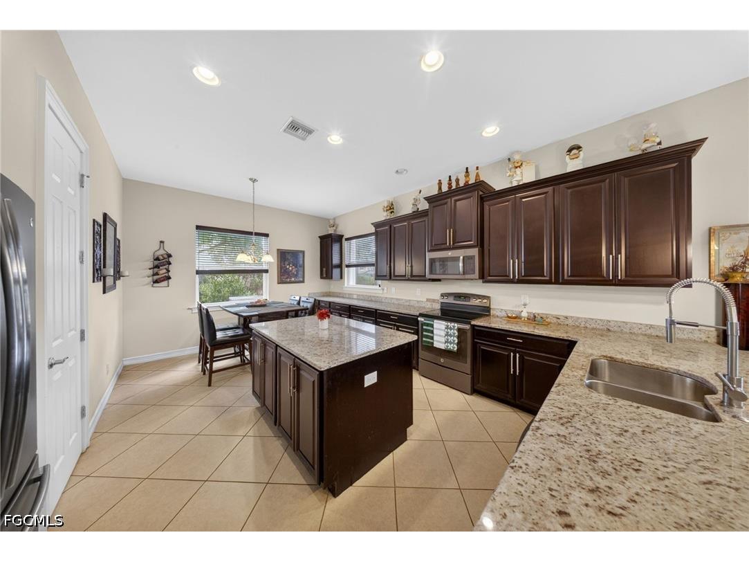 3330 Banyon Hollow Loop North Fort Myers FL 33903 2026023366 image8
