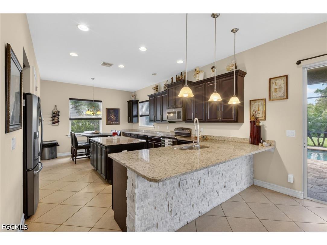 3330 Banyon Hollow Loop North Fort Myers FL 33903 2026023366 image9