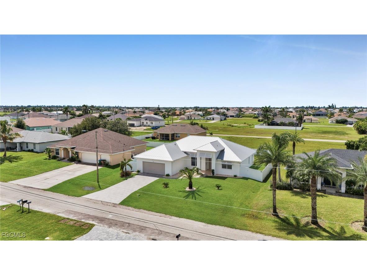3330 NW 5th Terrace Cape Coral FL 33993 2025010397 image40