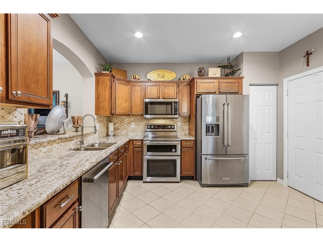 3331 Dandolo Circle Cape Coral FL 33909 2026002230 image4