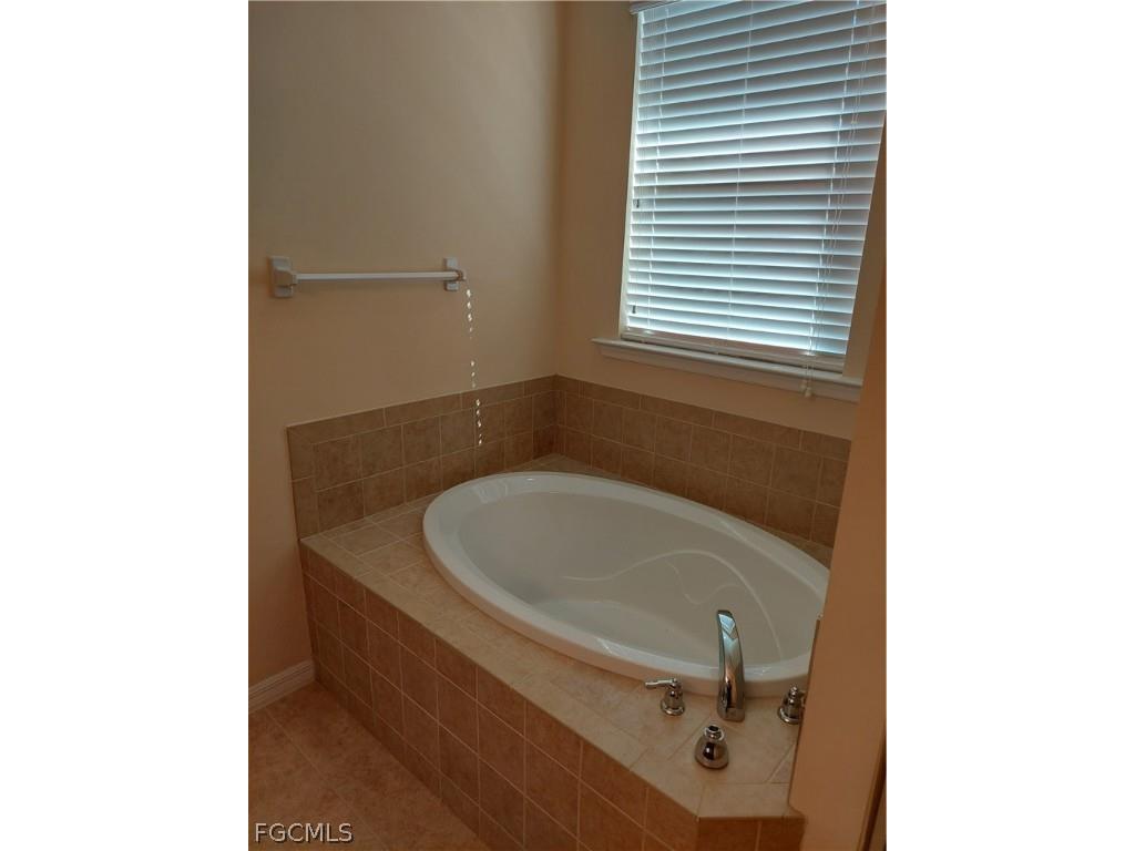 3333 Magnolia Landing Lane North Fort Myers FL 33917 2026005413 image8