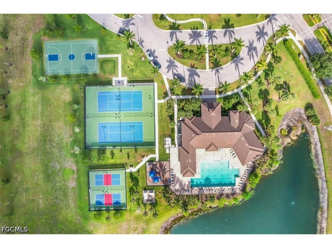 3335 Menores Way Fort Myers FL 33905 2026022228 image5
