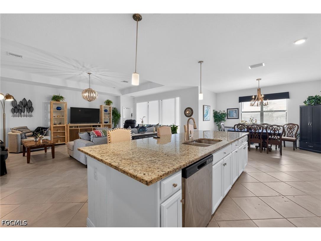 3335 Menores Way Fort Myers FL 33905 2026026386 image5