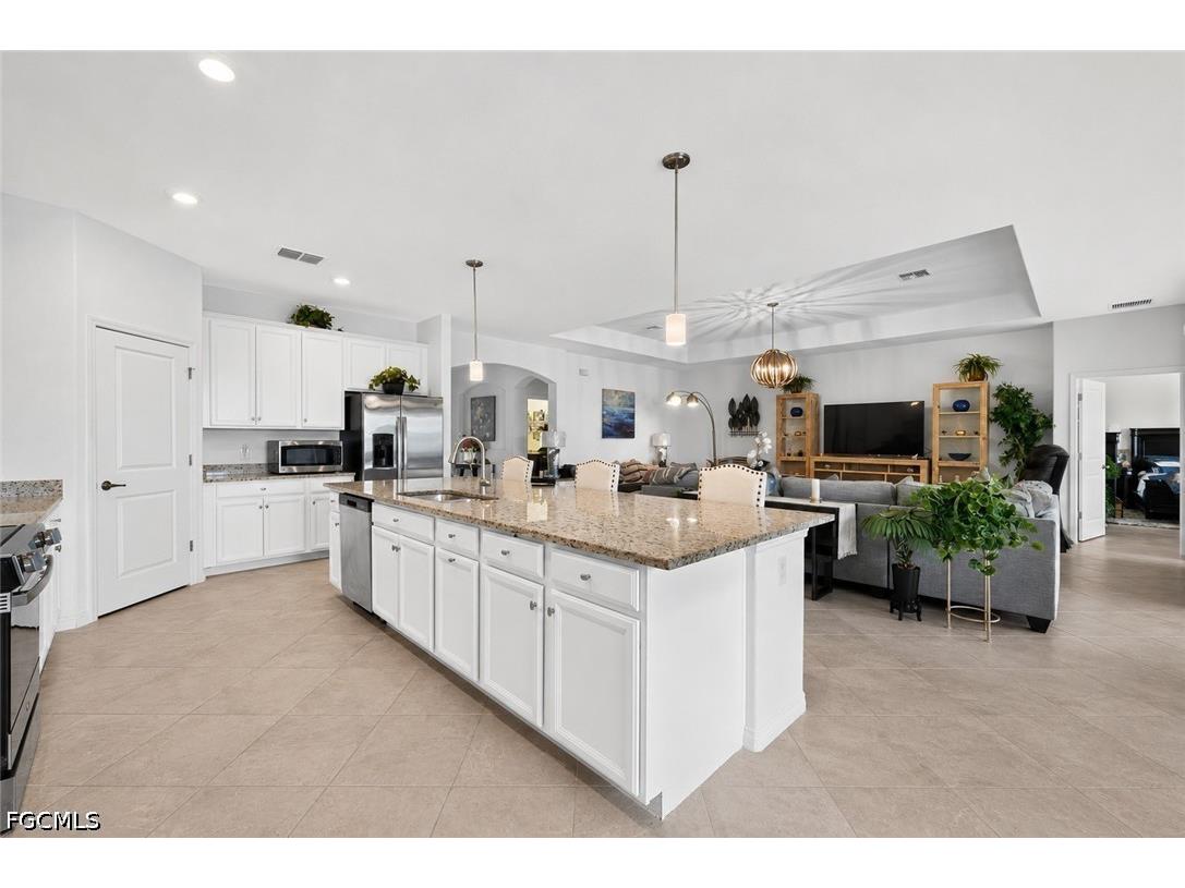 3335 Menores Way Fort Myers FL 33905 2026026386 image6