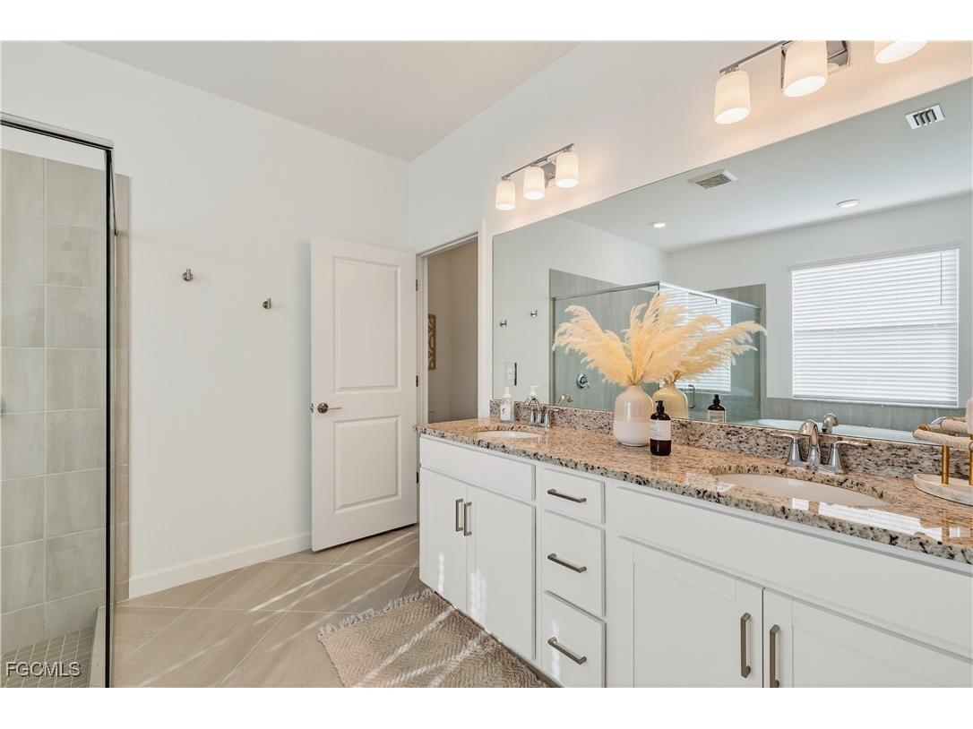 3338 Weston Manor Drive Alva FL 33920 2026000991 image36