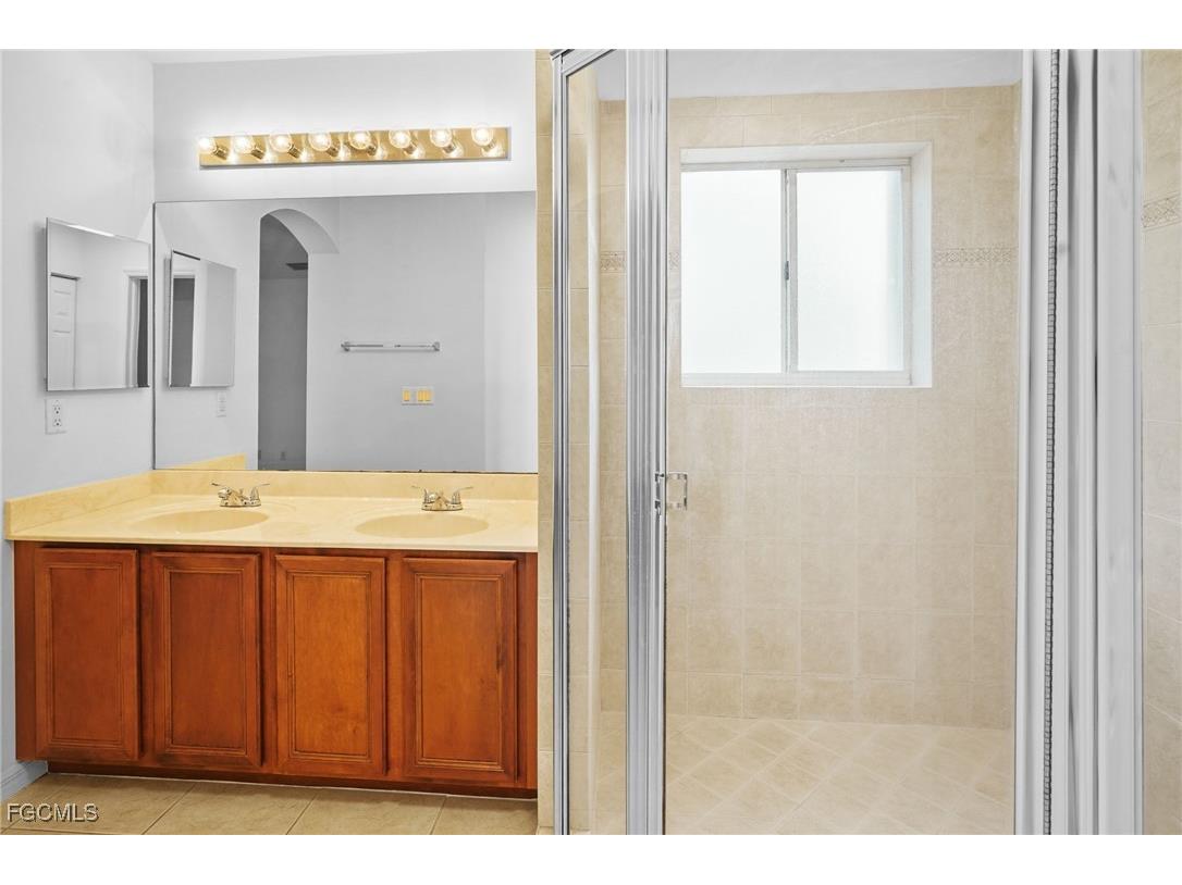 3339 Dandolo Circle Cape Coral FL 33909 2025004608 image26