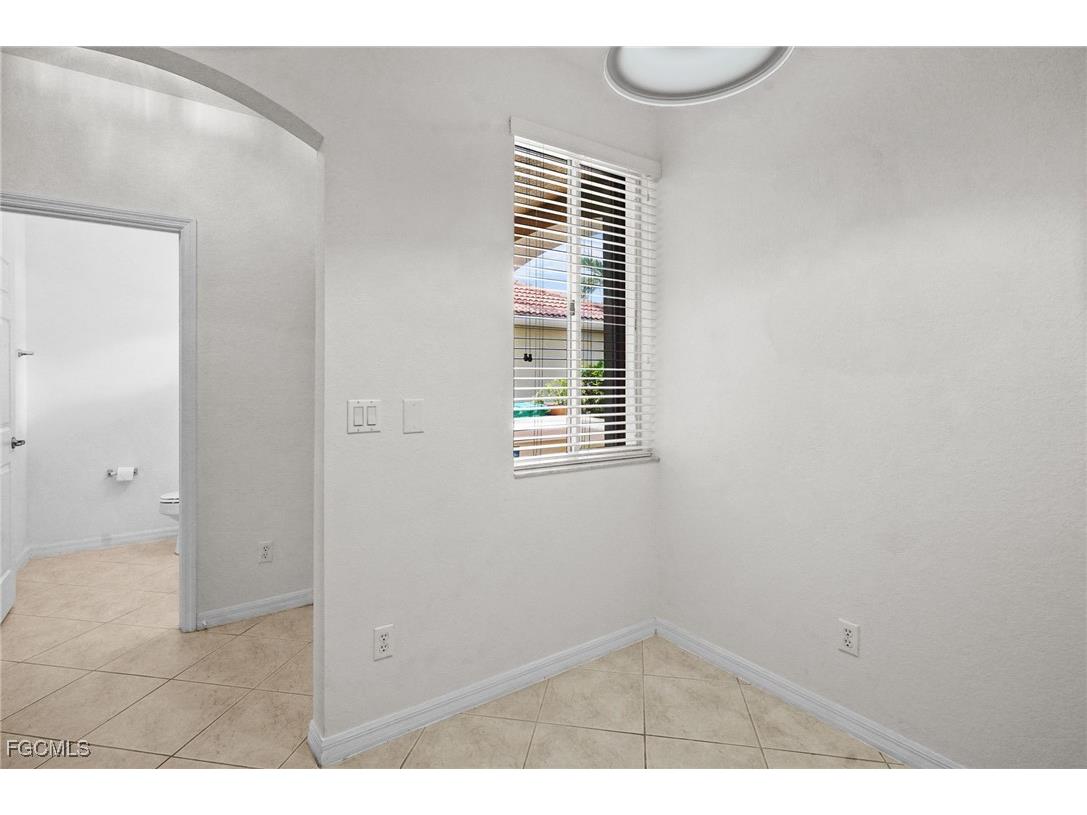 3339 Dandolo Circle Cape Coral FL 33909 2025004608 image6