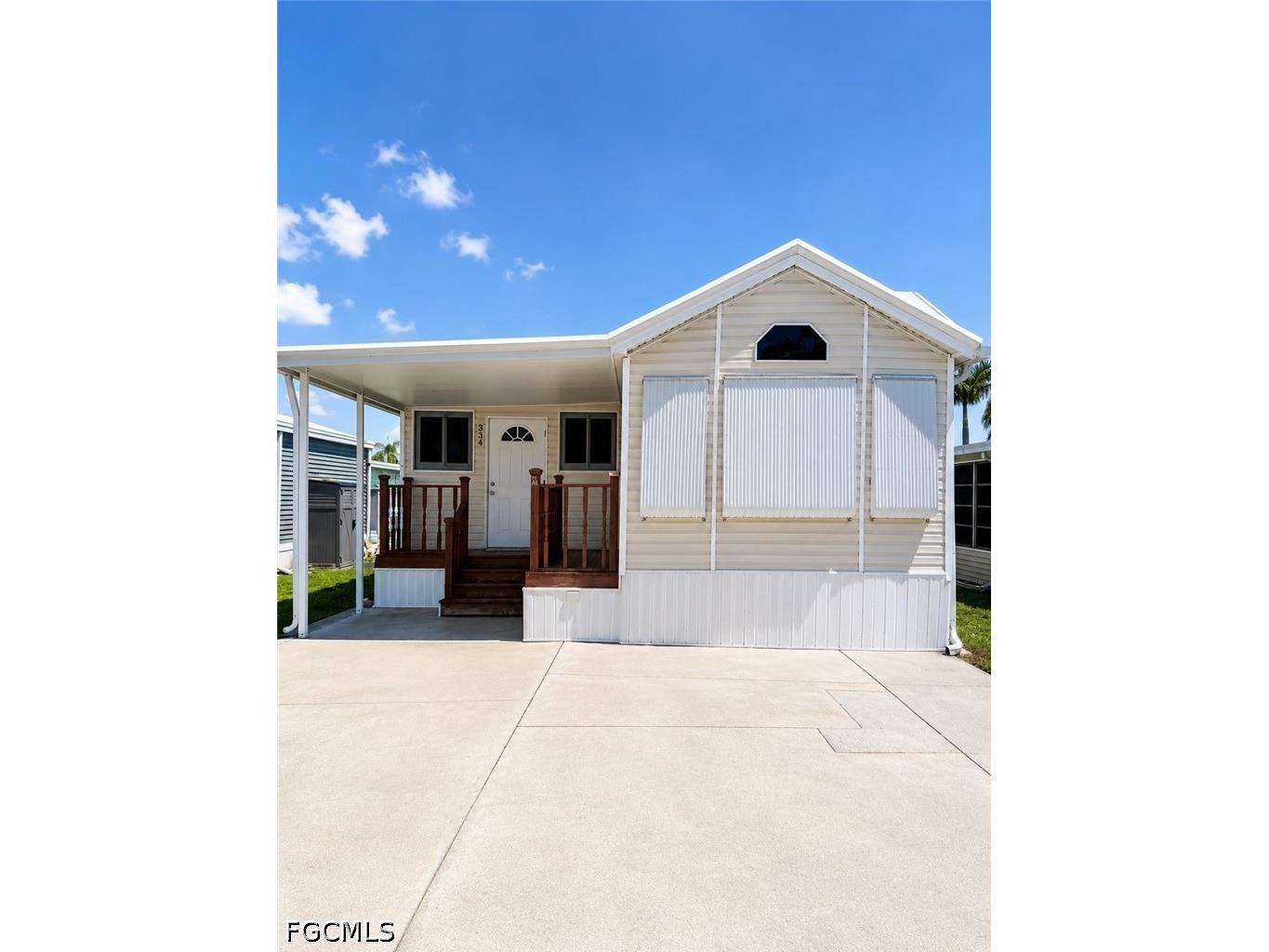 334 Blue Spring Terrace North Fort Myers FL 33903 2026026156 image1