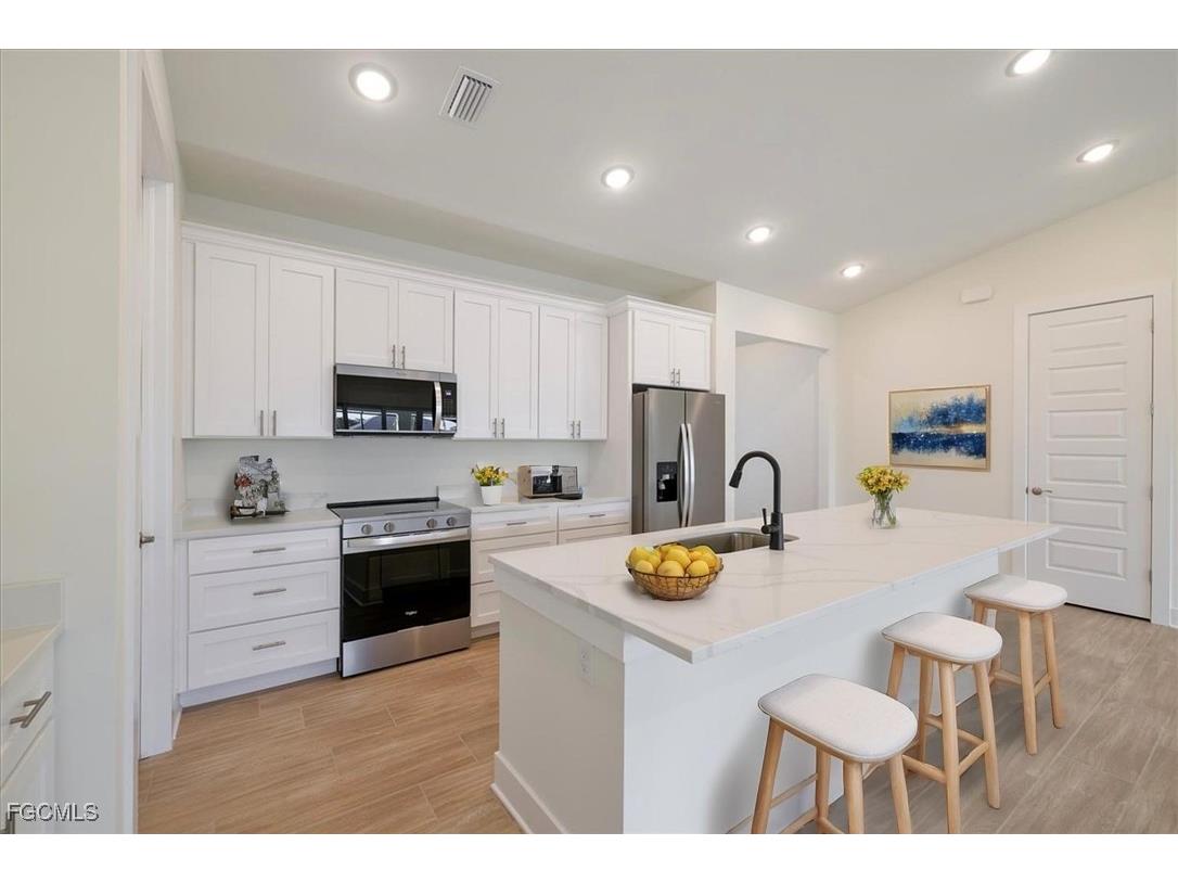 334 SW 23rd Street Cape Coral FL 33991 2025023818 image3