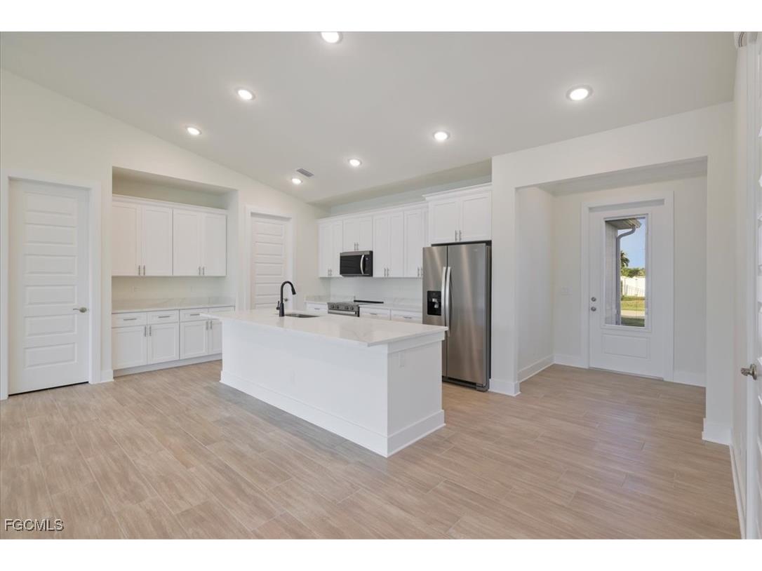 334 SW 23rd Street Cape Coral FL 33991 2025023818 image6