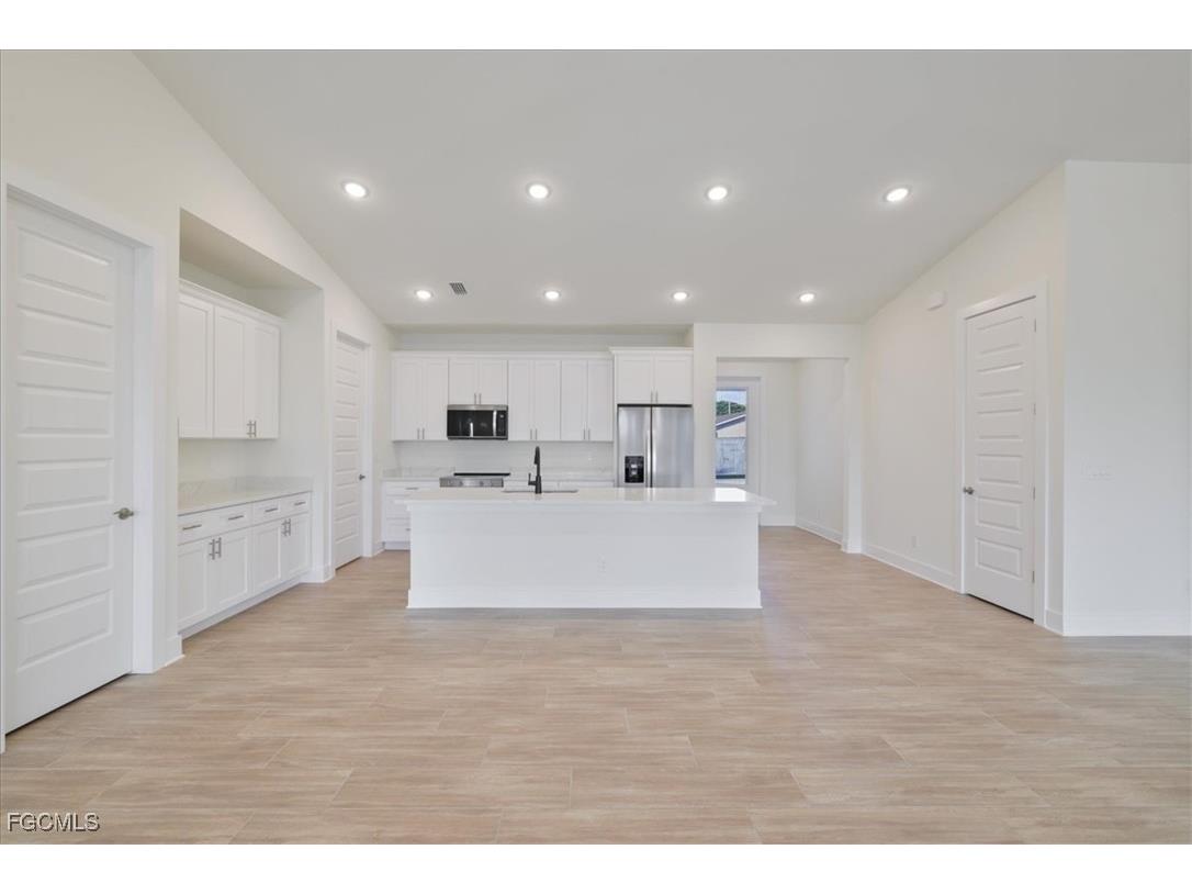 334 SW 23rd Street Cape Coral FL 33991 2025023818 image8