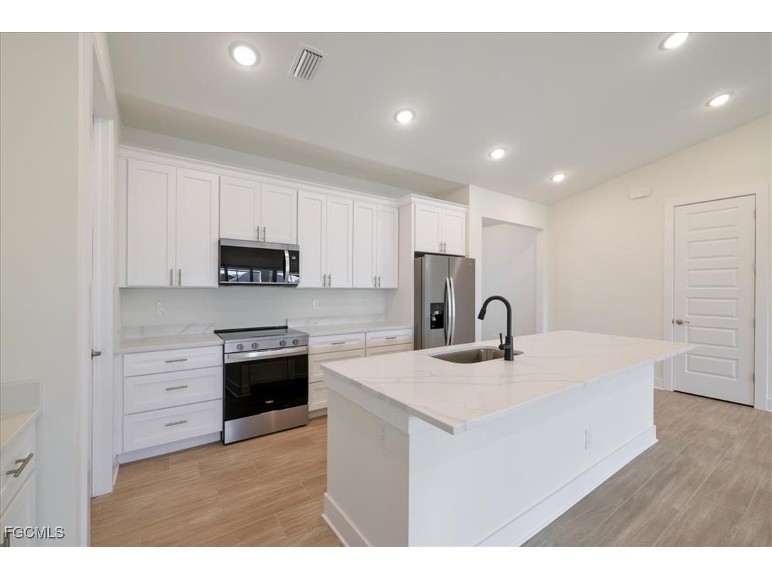 334 SW 23rd Street Cape Coral FL 33991 2025023818 image9