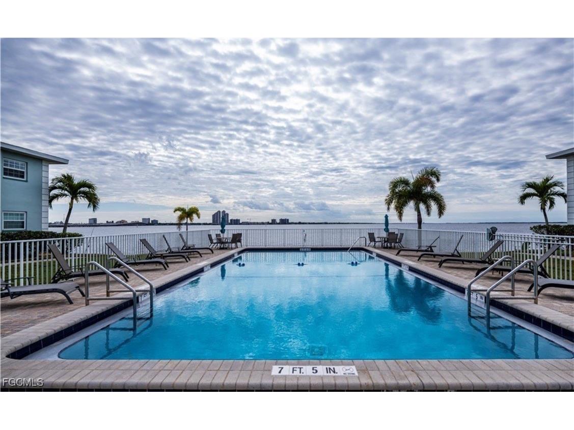 3340 N Key Drive #B1 North Fort Myers FL 33903 2025025207 image1