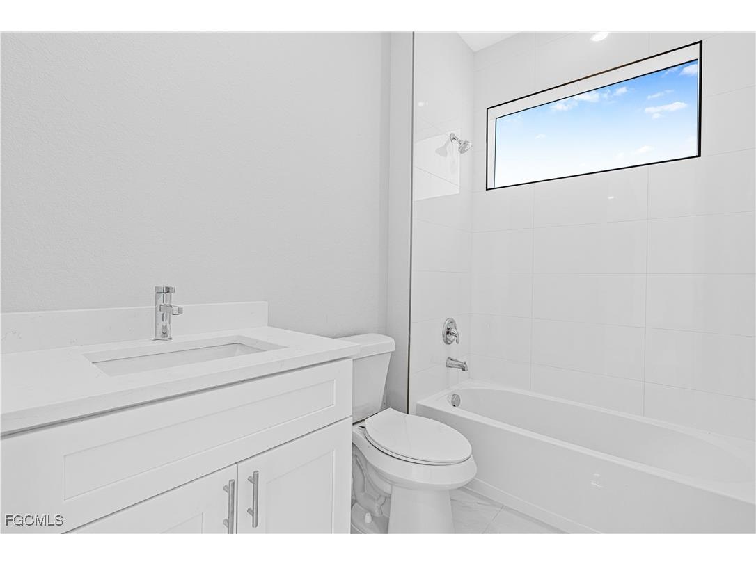 3340 NE 19th Avenue Cape Coral FL 33909 2025008622 image10