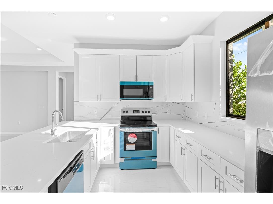 3340 NE 19th Avenue Cape Coral FL 33909 2025008622 image7