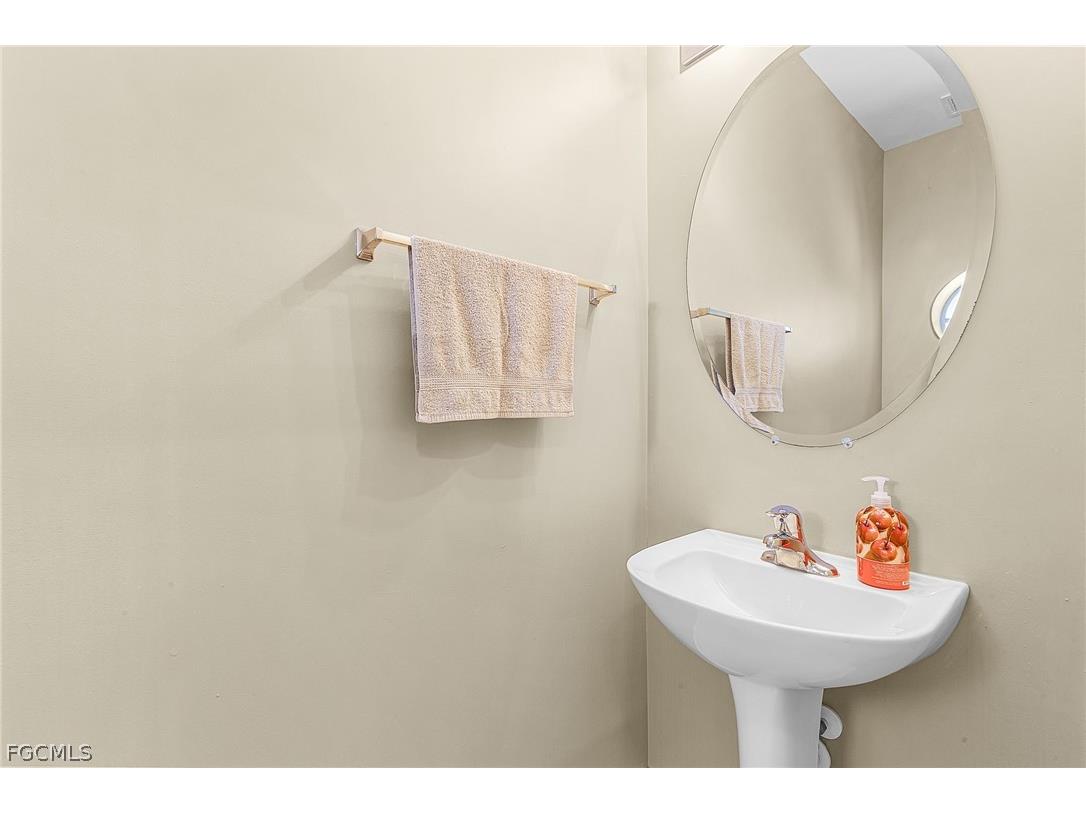 3343 Dandolo Circle Cape Coral FL 33909 2026005856 image8