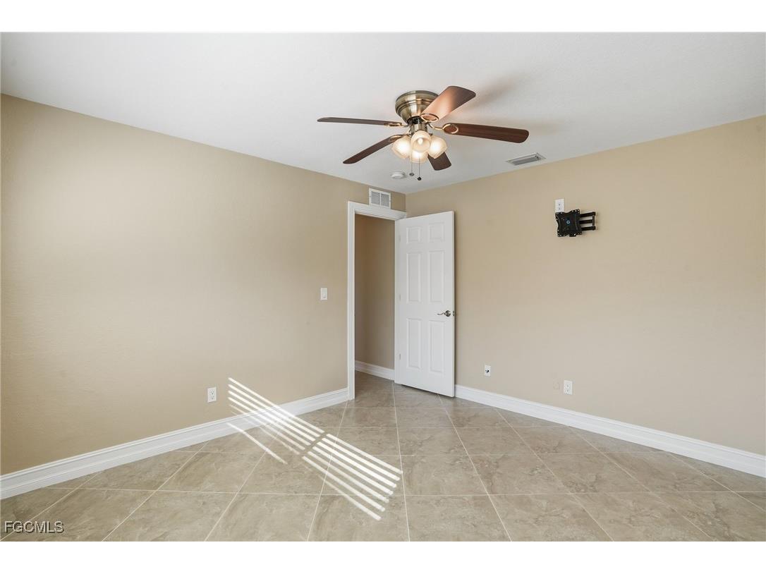 3346 SE 10th Place Cape Coral FL 33904 2026000533 image18