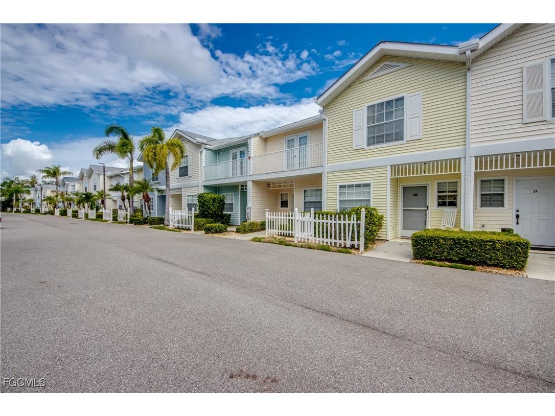3347 N Key Drive #36 North Fort Myers FL 33903 2025014119 image1