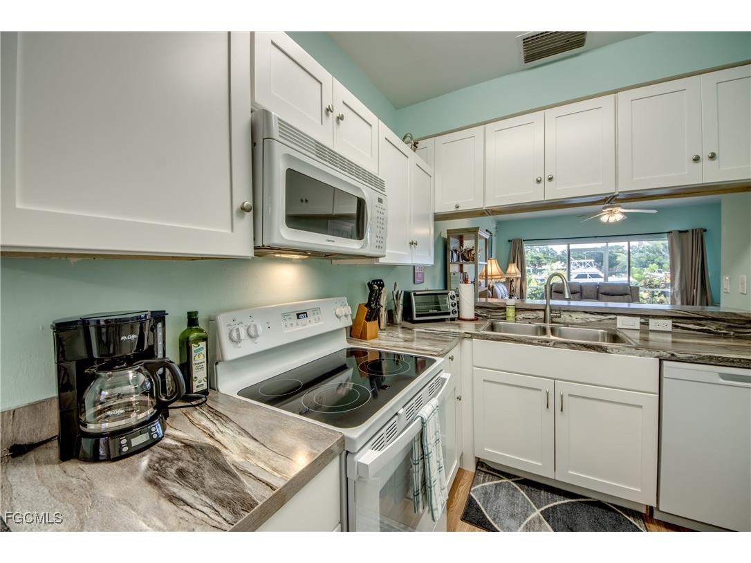 3347 N Key Drive #36 North Fort Myers FL 33903 2025014119 image6