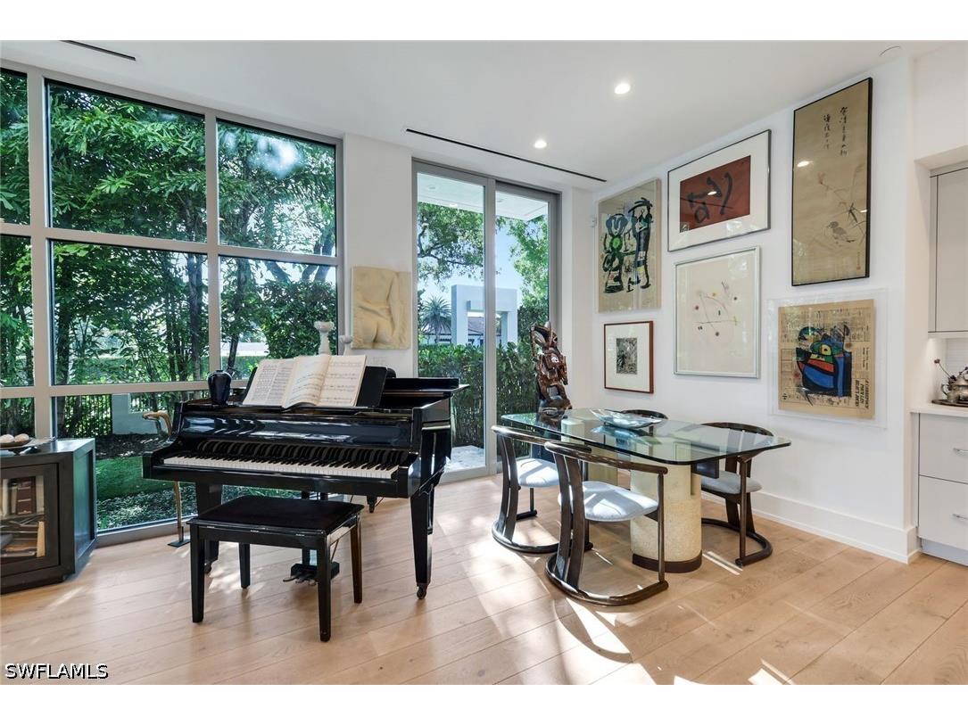 335 Banyan Boulevard #4 Naples FL 34102 226017734 image1