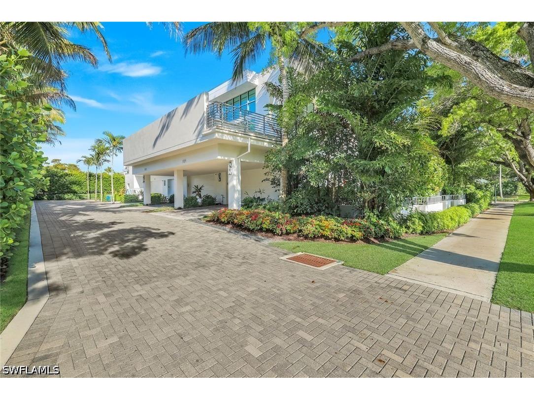 335 Banyan Boulevard #4 Naples FL 34102 226017734 image44