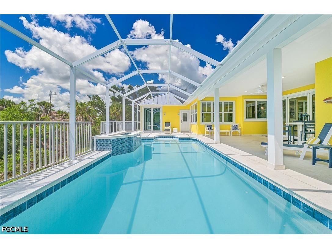 335 Cowry Court Sanibel FL 33957 2026023522 image1