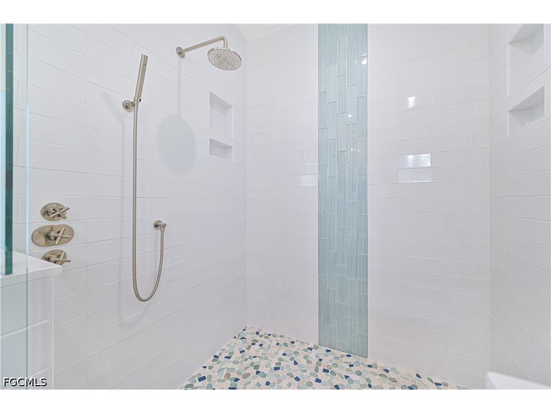335 Cowry Court Sanibel FL 33957 2026023522 image30