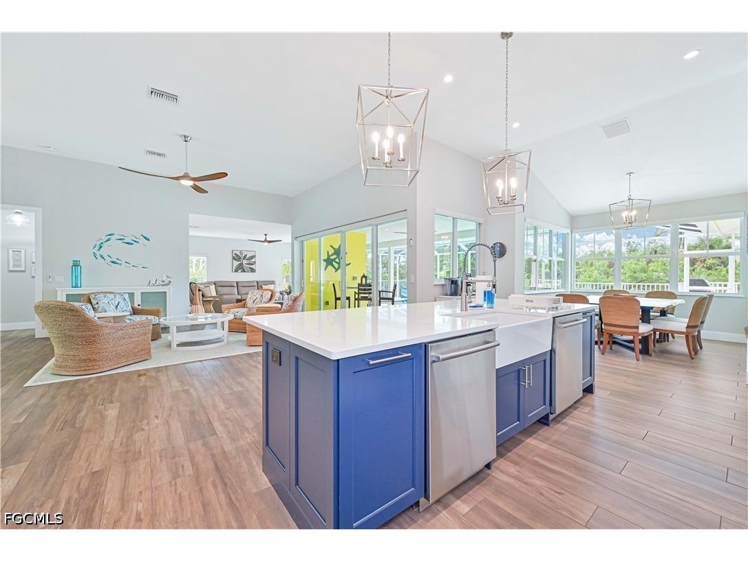 335 Cowry Court Sanibel FL 33957 2026023522 image7