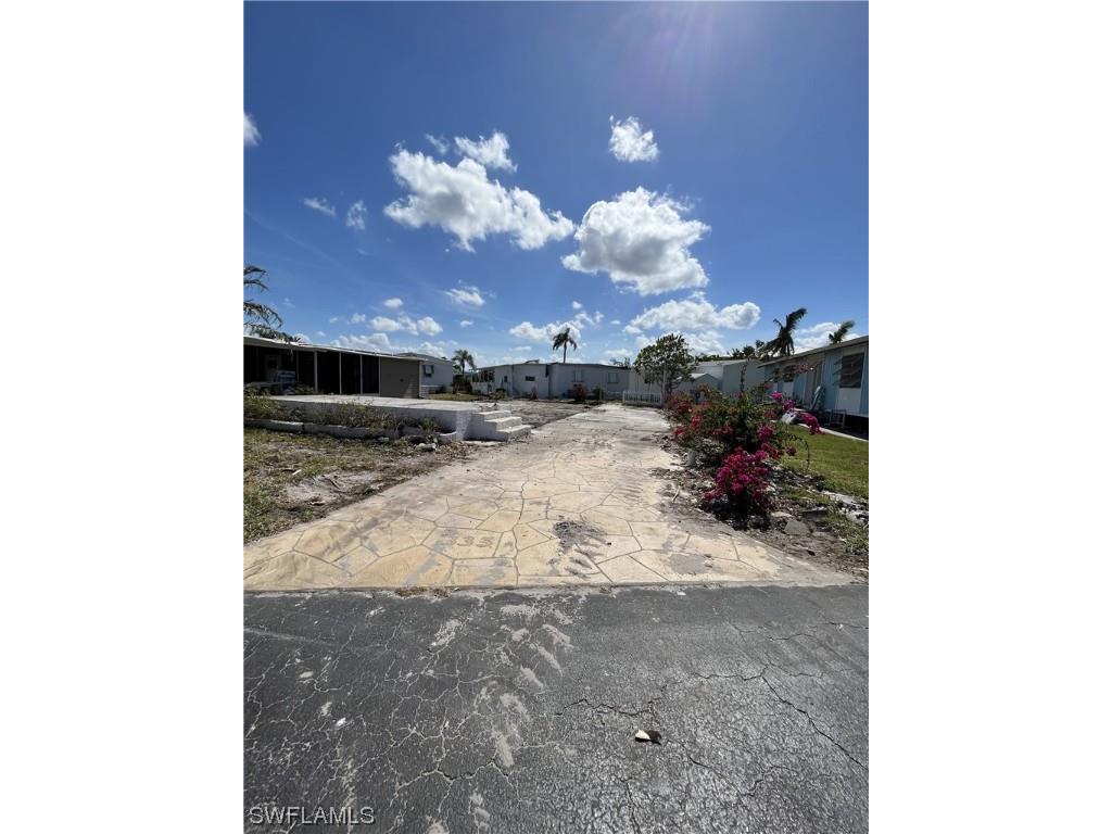 335 Mattie Avenue Fort Myers FL 33908 223027816 image1