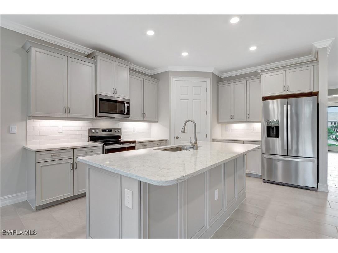 335 Tamarindo Lane Naples FL 34114 225077617 image2