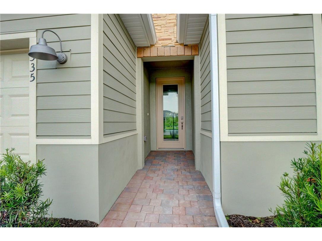 335 Tamarindo Lane Naples FL 34114 225077617 image4