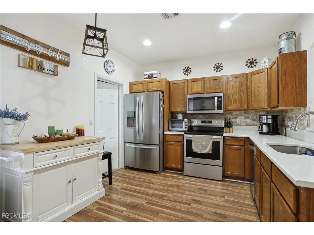 3350 Dandolo Circle Cape Coral FL 33909 2026005305 image9