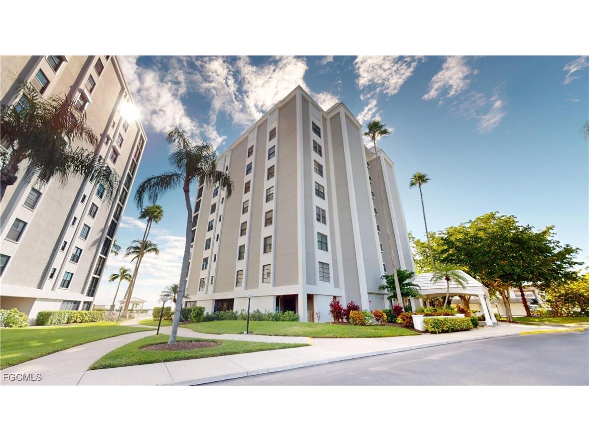 3350 N Key Drive #302 North Fort Myers FL 33903 2025020119 image1
