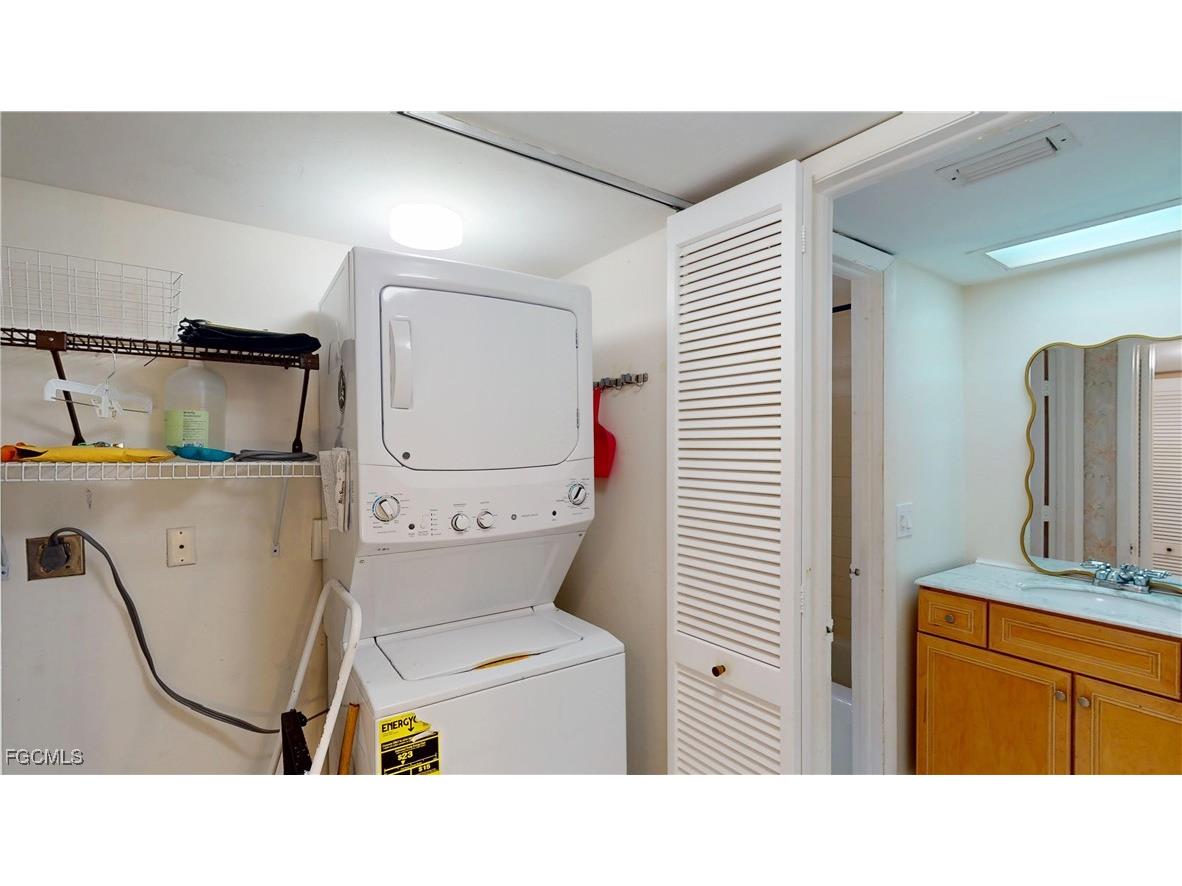 3350 N Key Drive #302 North Fort Myers FL 33903 2025020119 image8