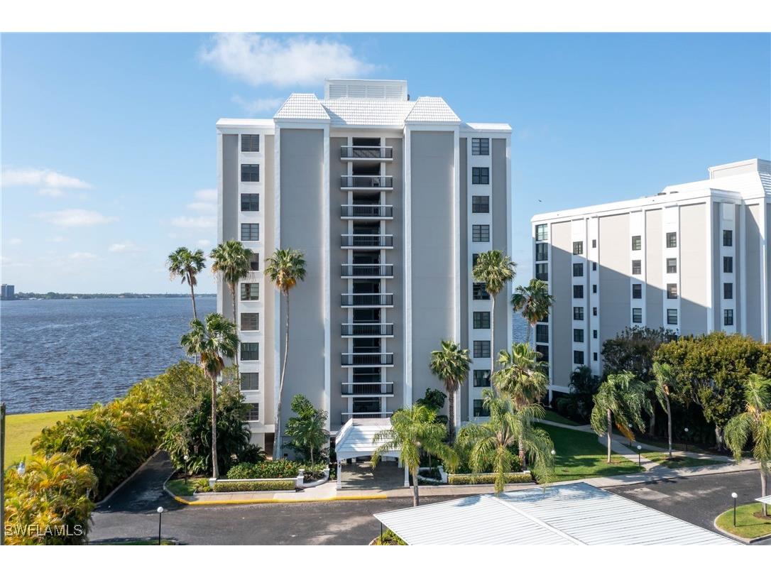 3350 N Key Drive #B211 North Fort Myers FL 33903 225000819 image1